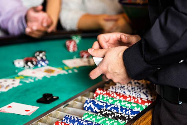 Comparing User Experience Across an online casino Singapore